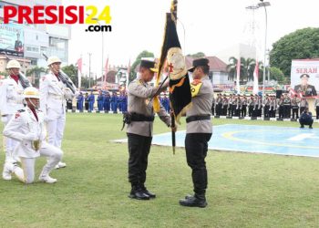 Serah Terima Pataka Polda Sumsel, Athidira Wira Bhakti,Dari Komjen Pol A. Rachmad Wibowo Kepada Irjen Pol Andi Rian R Djajadi