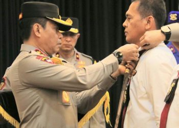 Kapolda Sumsel Pimpin Apel Pagi dan Pemberian Penghargaan Kepada Personel Polda Sumsel Yang Berprestasi,