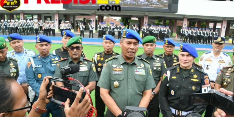 Danrem 044/Gapo Ikuti Upacara Gelar Pasukan Gaktib Dan Upacara Yustisi 2025