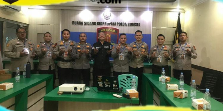 Kabid Propam Polda Sumsel Memberikan Motivasi dan Semangat Kepada Personel Polri
