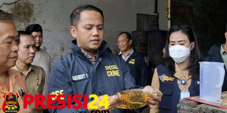 Polda Sumsel Bersama Dinas Perdagangan Sumsel Sidak Pengecer Minyak di Palembang