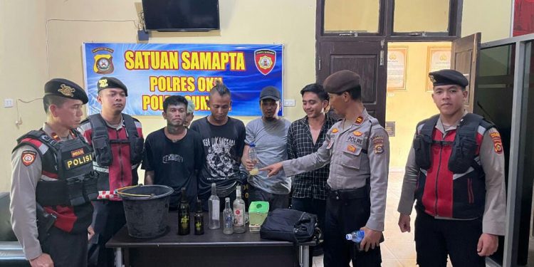 6 Pemuda Konsumsi Minuman Keras diamankan Satgas Preventif Polres Oku