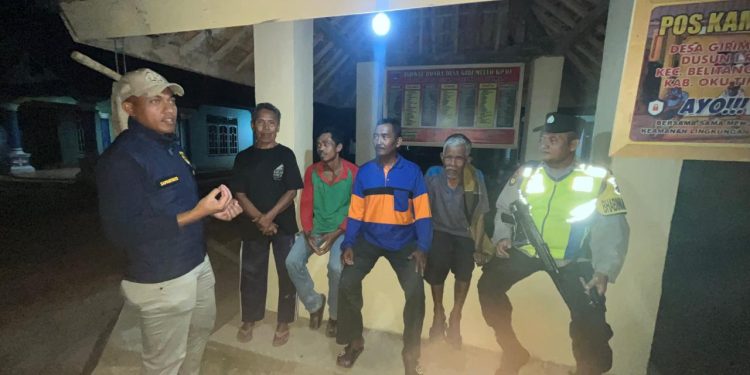 Polsek Belitang III Cek dan Sambangi Poskamling untuk Tingkatkan Keamanan Lingkungan