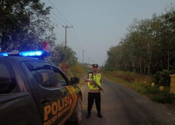 Jaga Kamtibmas, Polsek Belitang III Laksanakan Patroli Subuh