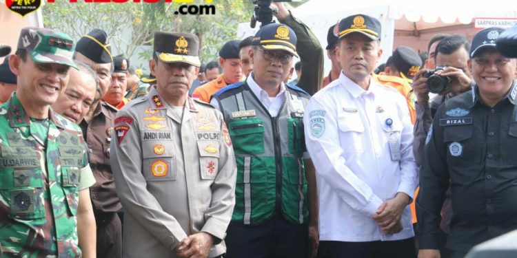 POLDA Sumsel Apel Gelar Pasukan Dan Simulasi Karhutla di Griya Agung Palembang