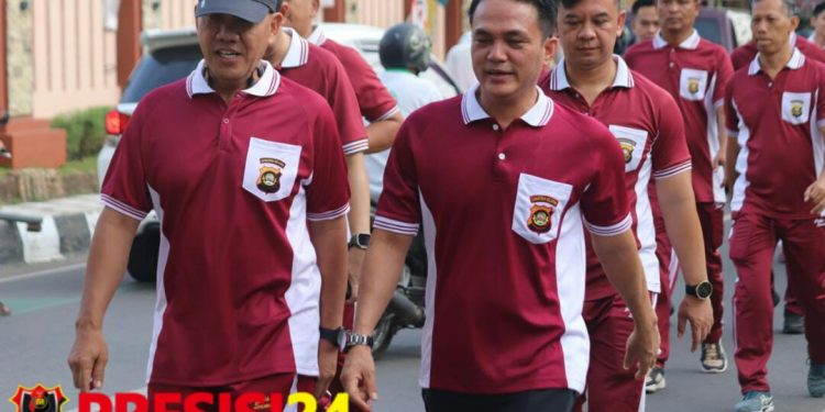 Semarak HUT RI ke-80, Kapolres Muara Enim Ajak Masyarakat Jalan Santai dan Senam Bersama