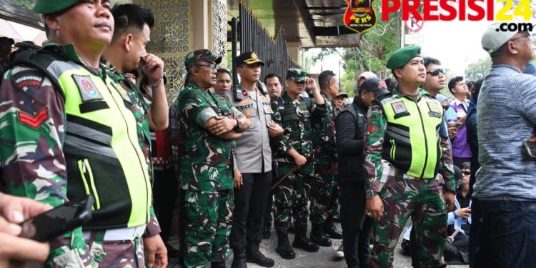 Danrem 044 Gapo Pantau Langsung Unjuk Rasa Damai