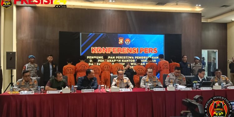 Polda Sumsel Pamerkan Pelaku Perusakan dan Pembakaran Fasilitas Umum di Palembang