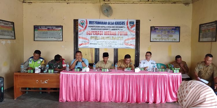 Bhabinkamtibmas Polsek Belitang III Hadiri Rembuk Stunting dan Musrenbang Desa Nusa Bakti