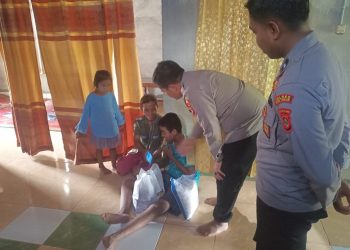 BANTUAN SOSIAL KAPOLRES OKU TIMUR KEPADA MASYARAKAT DISTABLITAS DESA BANU MAS KEC BP PELIUNG