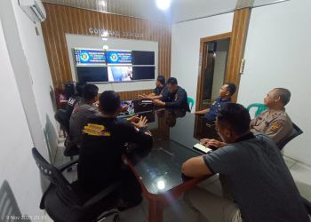 NONTON BARENG TASYUKURAN HARI PAHLAWAN 2025 DI POLSEK BELITANG III POLRES OKU TIMUR