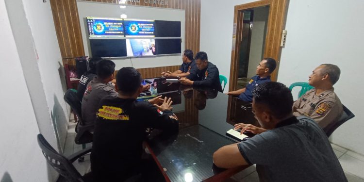 NONTON BARENG TASYUKURAN HARI PAHLAWAN 2025 DI POLSEK BELITANG III POLRES OKU TIMUR