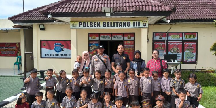 Polsek Belitang III menerima kunjungan Edukatif Siswa – siswi TK (Taman Kanak-kanak) desa