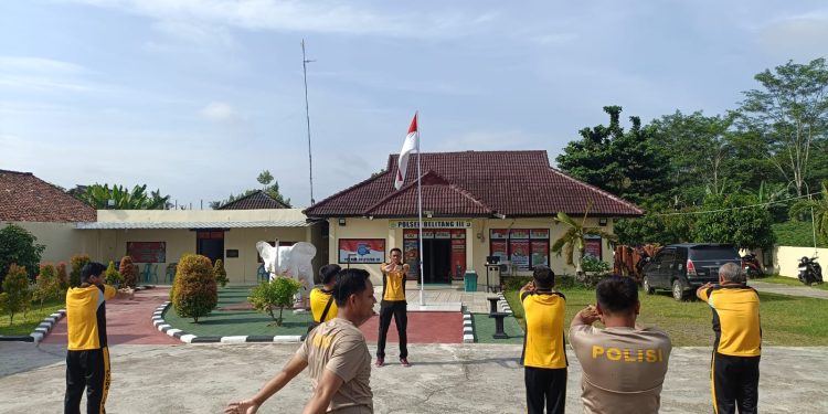 Jaga Kebugaran Tubuh Personil, Polsek Belitang III Gelar Senam Bersama