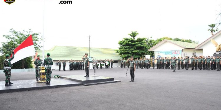 Korem 044/Gapo Gelar Upacara Bulanan 17 November 2025