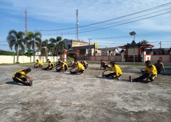 Jaga Kebugaran Tubuh Personil, Polsek Belitang III Kompak Olahraga Bersama
