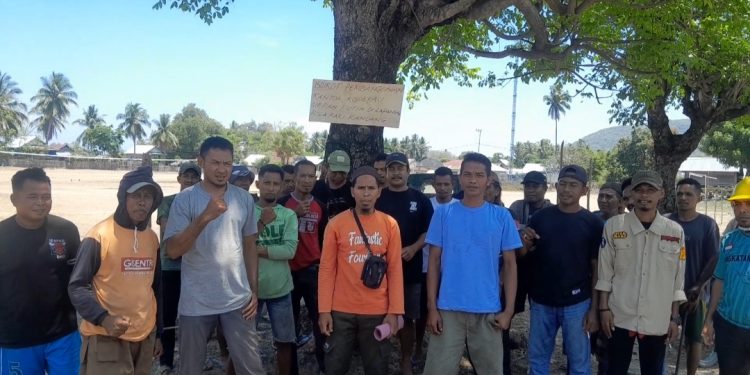 Aliansi Pemuda Dan Masyarakat Nanga Mbaur Menolak Keras Pembangunan Kantor Koperasi Merah Putih di Lapangan Nanga Mbaur