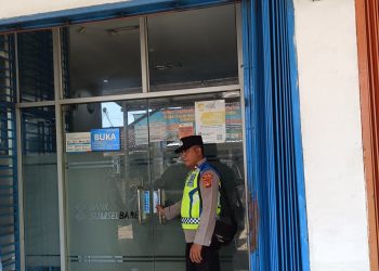 Cegah Gangguan Kamtibmas, Polsek Belitang III Gelar Patroli Objek Vital