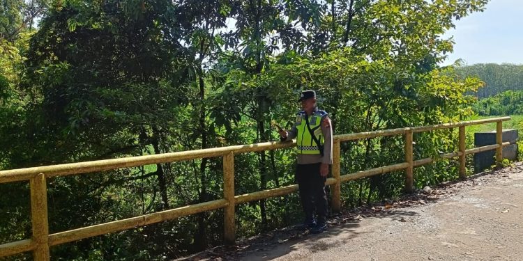 Polsek Belitang III Cek Debit Air Berkala