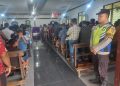 Personil Polsek Belitang III melaksanakan kegiatan pengamanan ibadah gereja