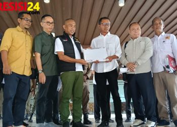 Puluhan Massa dari DPD Laskar Prabowo 08 Geruduk Kantor DPRD Sumatera Selatan