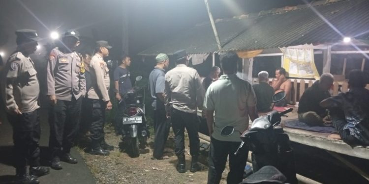Polsek Katibung Pererat Silahturahmi, Sambang Pos Kamling, Berdialog Ajak Masyarakat Saling Jaga Kamtibmas